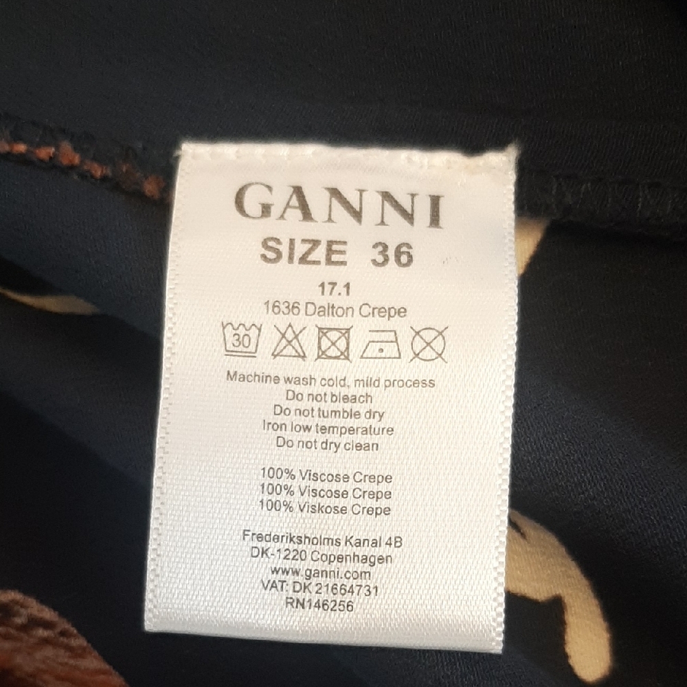 GANNI💐NWOT💐PRETTY FLORAL Navy Wrap Midi Dress TIE WAIST Flattering Fit Sz 36 - Picture 9 of 11